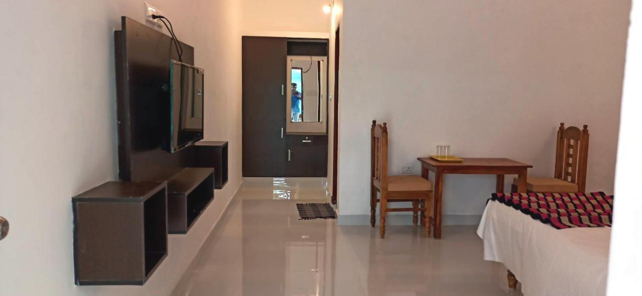 Hotel Neptune Kovalam Thiruvananthapuram Zewnętrze zdjęcie