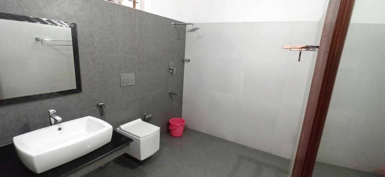 Hotel Neptune Kovalam Thiruvananthapuram Zewnętrze zdjęcie